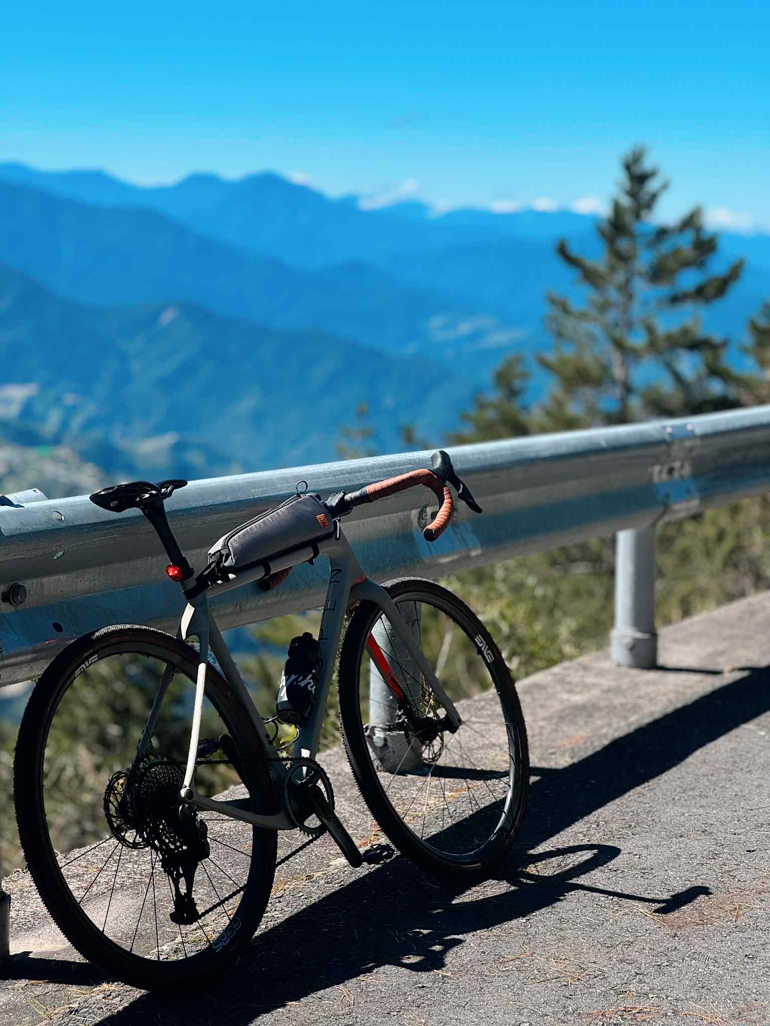 WOHO XTouring Top Tube Long geanta bicicleta 2.4L gri