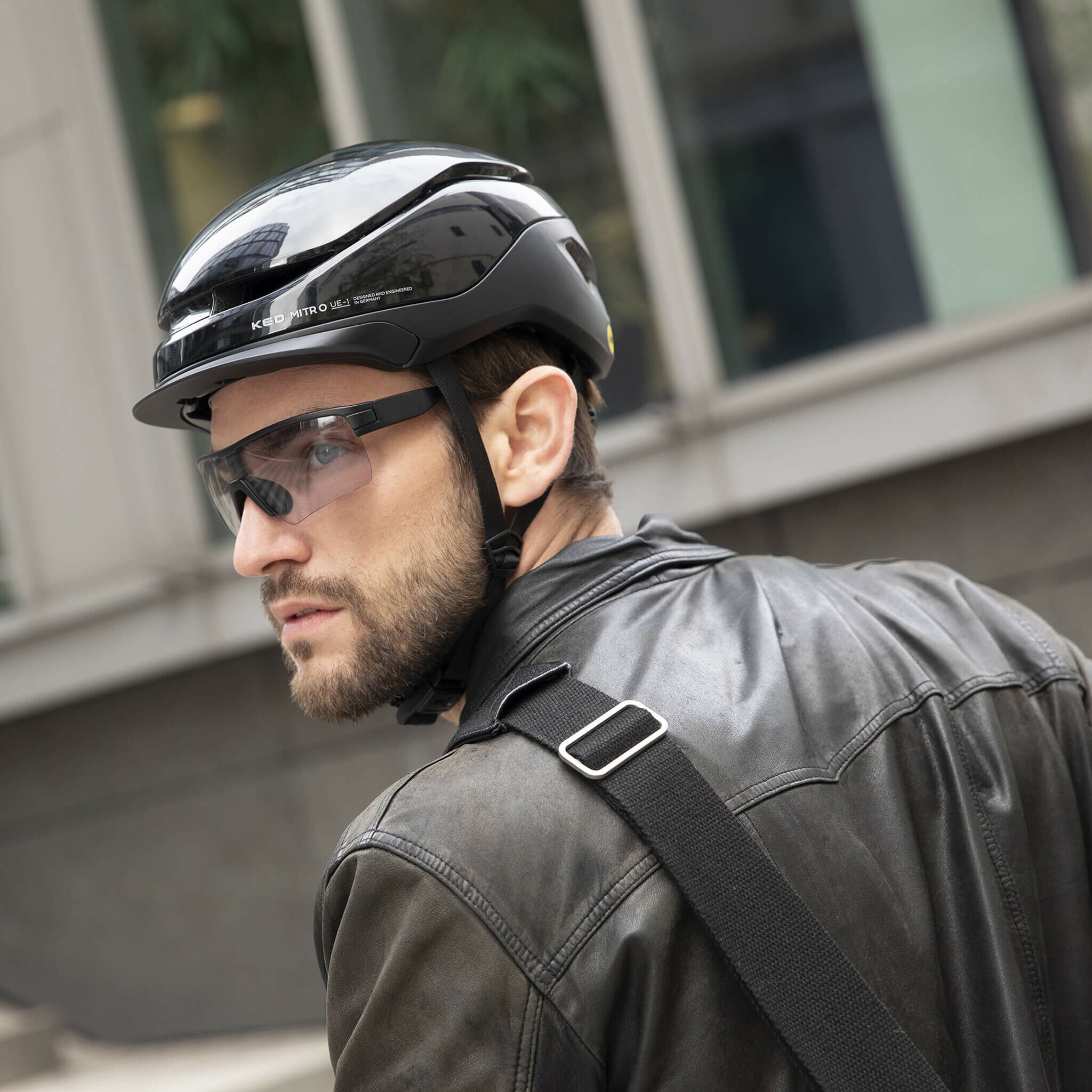 KED Mitro UE 25/26 casca urbana ebike LED