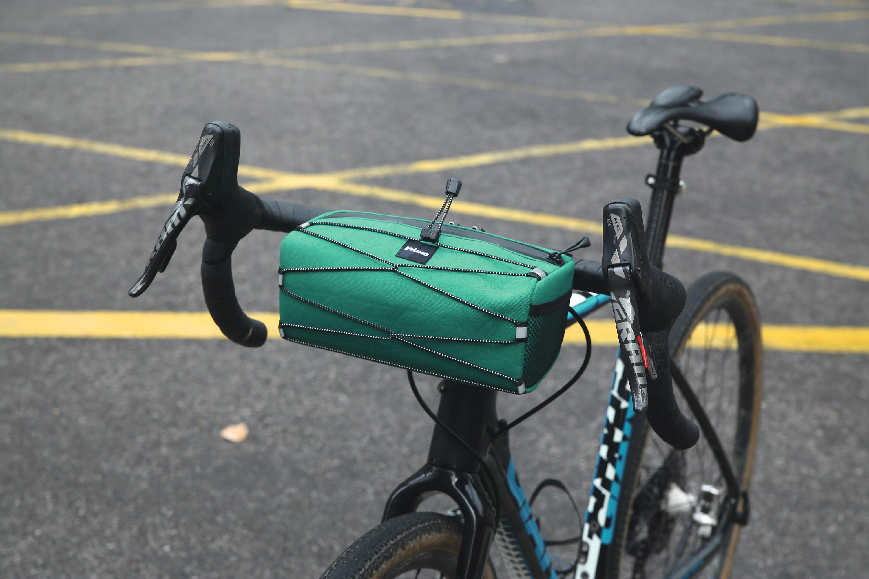WOHO ColorGrind Set geantă ghidon 2,5L + cup holder Jade