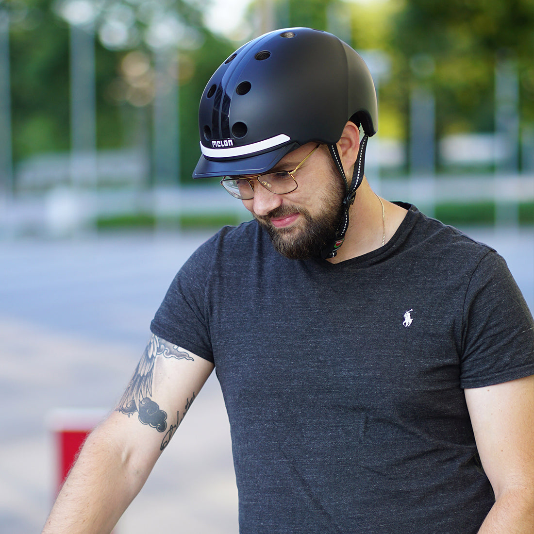 Melon E-Series Black Ice casca bicicleta M-L negru LED