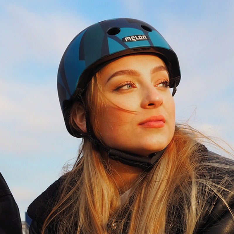 Melon Urban Active Frozen Lake casca bicicleta mozaic