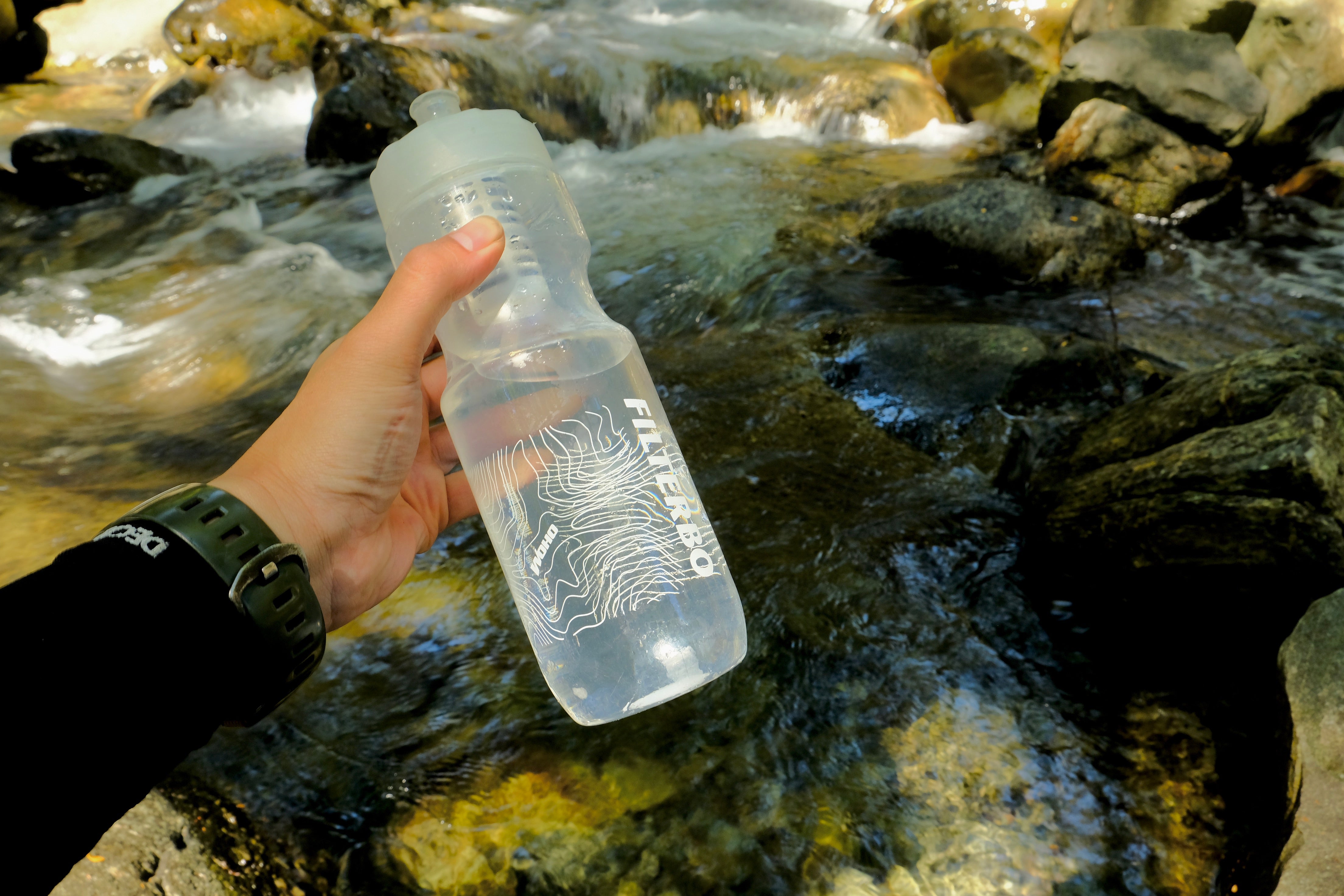 WOHO Filterbo bidon cu filtru 700ml alb infuzor fructe